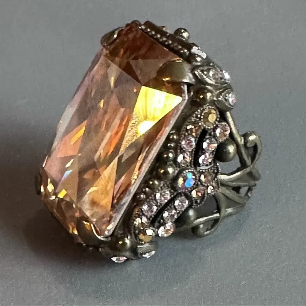SORRELLI - Emerald Cut Oversized Cocktail Ring